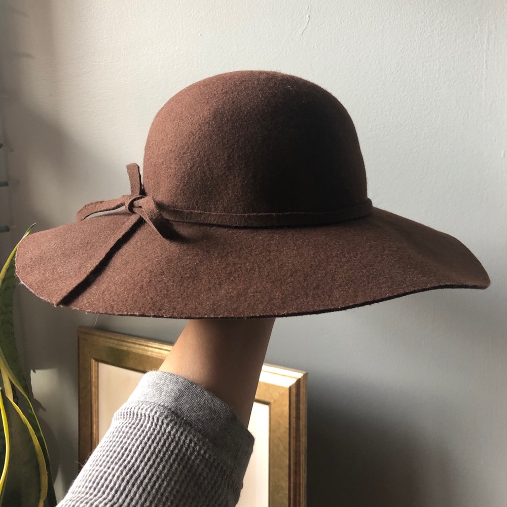 Brown 100% Wool Hat with Bow
